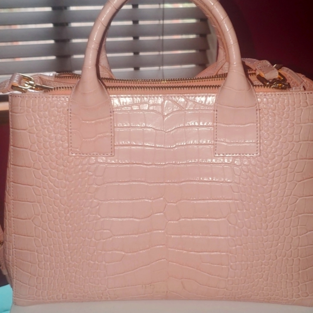 Teddy Blake Bella purse in Croco light pink💗